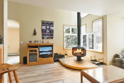 Image de River Glen Creekside Condo: Stroll to Main St, Shuttle Stop