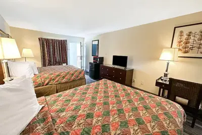 Image de 2 Charming Rooms Perfect for Groups & Families+ Pet Owners