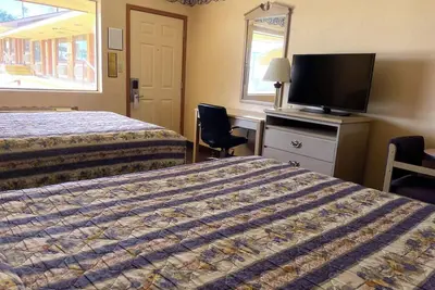 Image de 2 Affordable Stays! Experience Comfort & Convenience w/ Free Parking