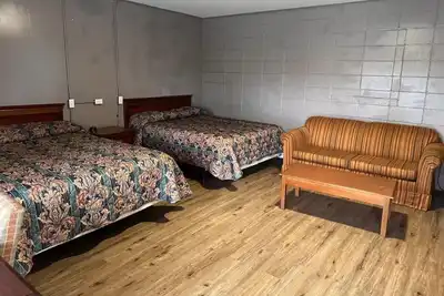 Image de 2 Relaxing Budget-Friendly Rooms Near Parks, Pets Allowed + Free Parking