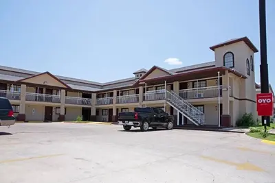 Image de 1 Unit | Family-Friendly Pool Retreat • 2 Queen Beds & Pet Friendly