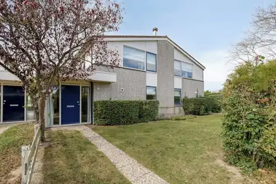 Image de Spacious detached family beach villa with roof terrace and large garden. Fantastically located on the edge of the Oosterschelde.