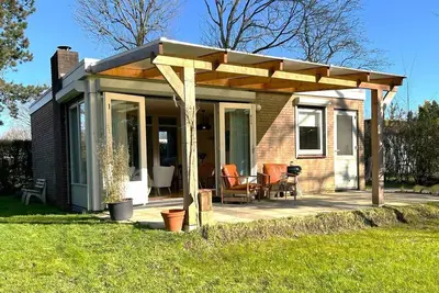 Image de Detached bungalow for 4 people with south-facing garden.