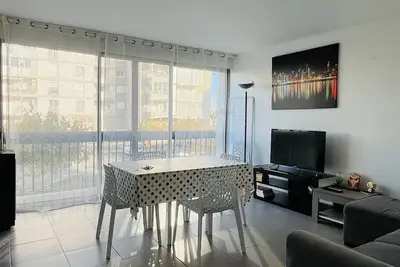 Image de Saint-Cyprien : T3 moderne proche plage avec parking privé