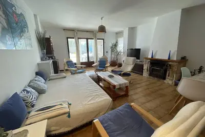 Image de Charmant Appartement à Roses avec Terrasse et Parking Privé pour 8 personnes