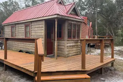 Image de Tiny Cabin Near Speedways, Beaches & Attractions