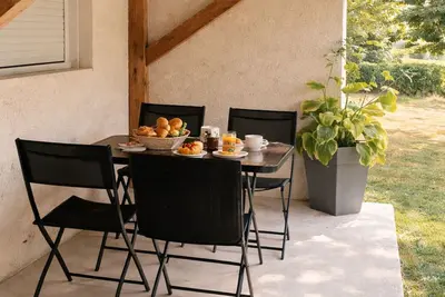 Image de Appartement charmant et indépendant, jardin privé, vue vignes, domaine XVIIIe