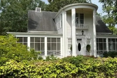 Image de Southern Serenity with great location