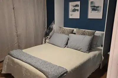 Image de Welcome to the Franklin House Getaway!
