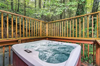 Image de Cozy Mountain Hideaway w/ Hot Tub