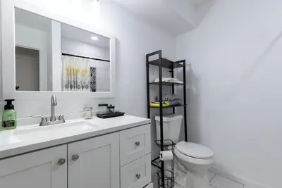 Image de Spacious Updated 4-Bed Home in Irving