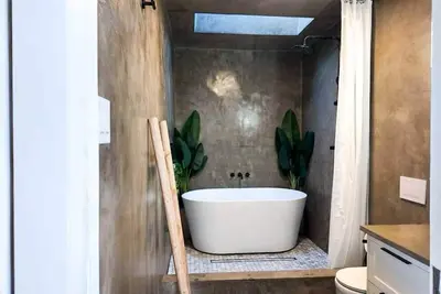 Oceanview 2 Bdrm Penthouse Apt 5c