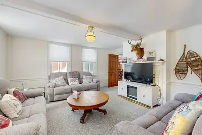 Image de Historic Mountain Home with Hot Tub, Deck & Ski Access to Sunday River