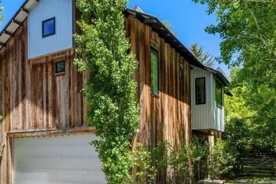 6 bdrm/5ba at the base of Snow King walking distance to Town Square