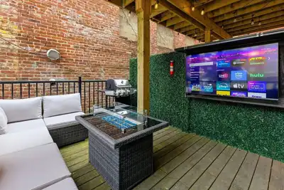 Image de Mass Ave Double Unit with Patio and Free Parking