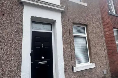 Image de Central Near Hospital 2 Bedroom - Sleeps 4 - Self Check In - Fully Furnished