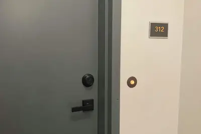 Image de Modern 2br Near Emory & Cdc-312