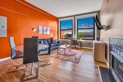 Image de 1Br in Heart of Downtown, Sauna, Prime Location