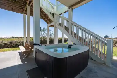 Image de Beachfront | Hot Tub l Pet-Friendly