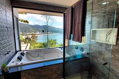 Image de House in the woods, with a swimming pool in Toninhas, Ubatuba