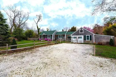 Image de House on Koi Pond: Minutes to the Cc Rail Trail, beach days, and historic charm - dogs welcome*!