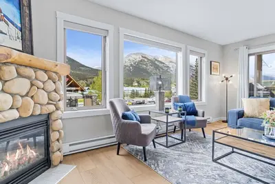 Image de Renovated 3br Condo|1200sqft | Hot Tub & Mtn Views