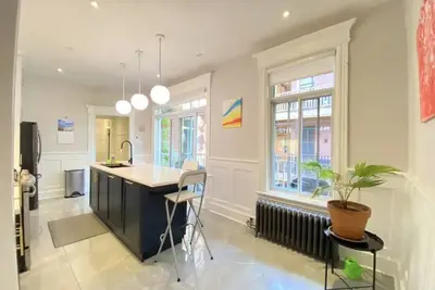 Image de Grand appartement impeccable de 2 chambres dans le fabuleux Montréal.