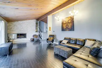 Image de Pool, Gym & Basketball Court: Olympia Fields Home