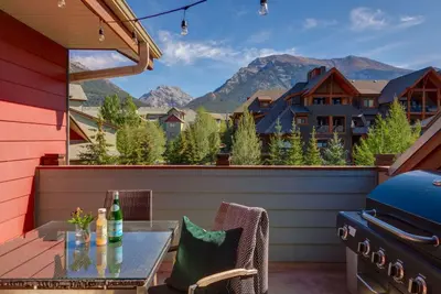 Image de Lovely 2br Canmore Condo with Heated Pool & Hot Tub!
