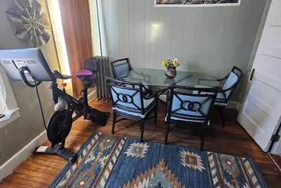 Image de Adult Nerd Home w/ Themed Rooms Ramen Arcade & Peloton Pet Friendly Near Boston