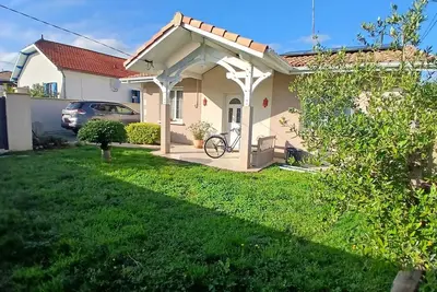 Image de Maison familiale Sur le Bassin D'arcachon avec piscine et plage à pied