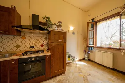 Image de Appartement 'Agriturismo Chianni - Trilocale 4' avec piscine, terrasse privée et Wi-Fi