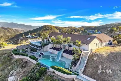 Image de Beautiful paradise Farm-Vineyard 7-Bd 5, 100 Sq ft resort in charming Jamul