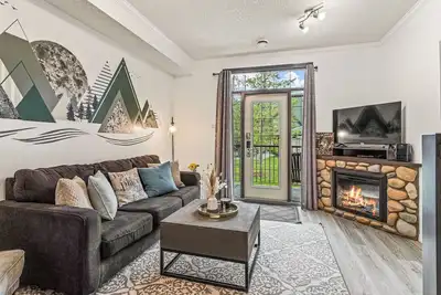 Image de Stylish Mountain Retreat with 2br Chalet & Hot Pool