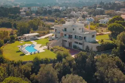 Image de Luxuriöse, geräumige, private Villa mit sechs Schlafzimmern by Interhome