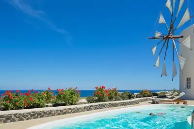 Image de mit Privatpool für 5 Personen ca. 85 m² in Santorini, Ägäis (Santorin) by Interhome