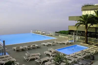 Image de mit Pool Infinity by Interhome