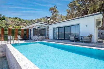 Image de Villa mit Infinitypool in Fethiye Faralya by Interhome