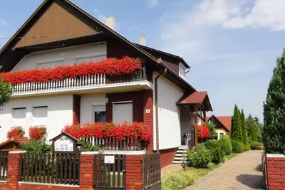 Image de Große Ferienwohnung für 6 Personen by Interhome