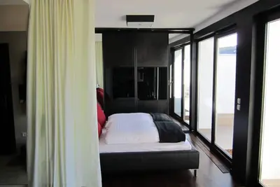 Image de Penthouse mit Donaublick by Interhome