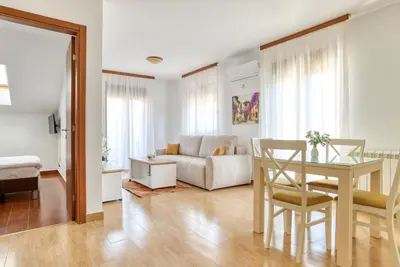 Image de Wohnung \"Lux\" mit Meerblick by Interhome