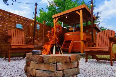 Image de Rust - Privé tuin - Hottub - Wohnmobil - Haustie by Interhome