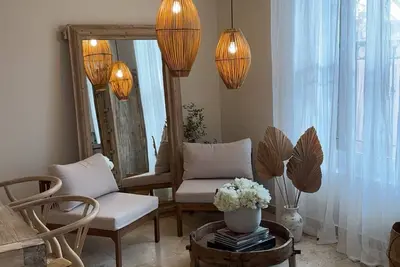 Image de Appartement lumineux et élégant, idéalement situé au cœur du centre-ville.