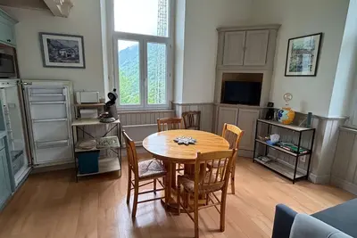 Image de T2 mezzanine avec Wifi pour 6 personnes, près du centre de Barèges