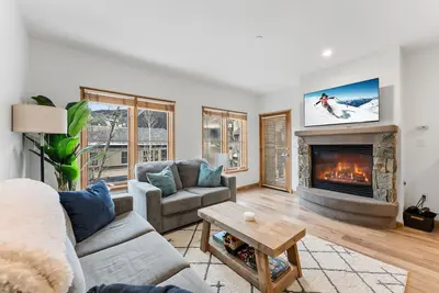 Image de Keystone River Run Condo Steps to Gondola!