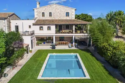 Image de Luxuriöse Ferienvilla auf Mallorca by Interhome