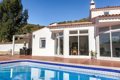 Image de Modernes Wohnen im ländlichen Andalusien by Interhome