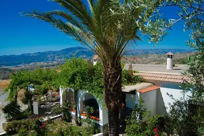 Image de Gemütliches Haus in Anlage mit Schwimmbad in Válor by Interhome