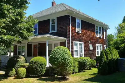 Image de Oasis on cul-de-sac near town, 3-bedroom apartment in serene Southampton w Pool