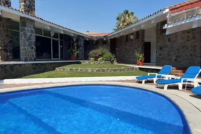 Image de Beautiful Googie House with Heated Pool